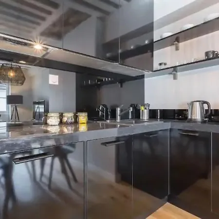 Apartment Canut Authentique Et Design, Deux Chambres, 1 *